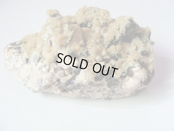 画像3: カルサイト結晶がかぶり積もったレア状態のモリオン原石　