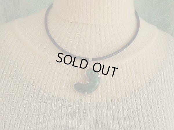 画像16: 特製「Russian　WILD」　稀少美ロシア原産硬玉勾玉翡翠を銀作家さんに頼んで超技工堅牢銀製ペンダントにいたしました。