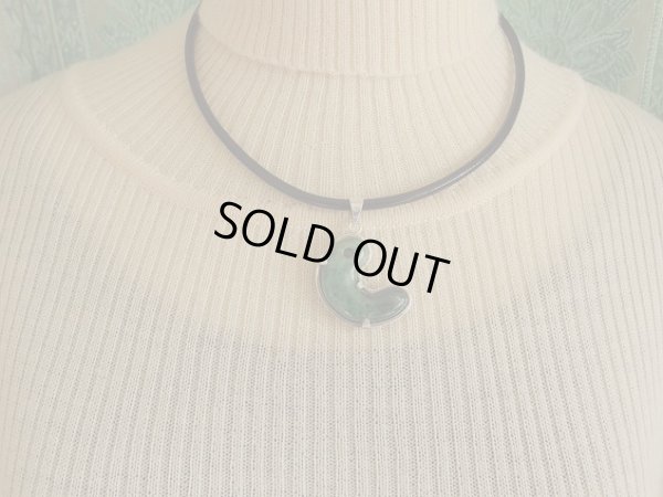 画像15: 特製「Russian　WILD」　稀少美ロシア原産硬玉勾玉翡翠を銀作家さんに頼んで超技工堅牢銀製ペンダントにいたしました。