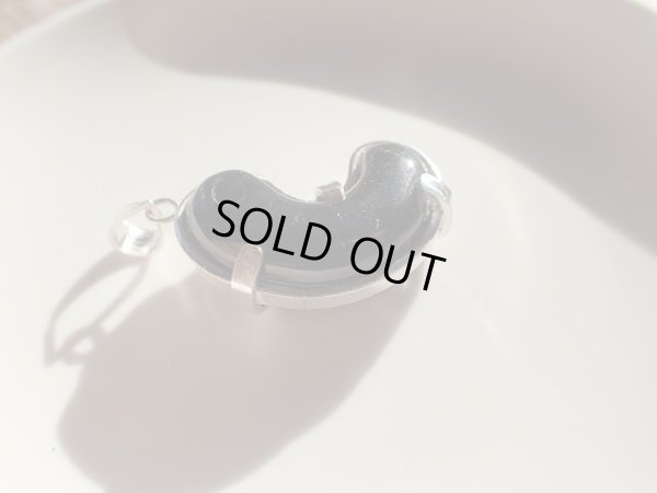 画像11: 当店　オリジナル加工　天然モリオン勾玉　純銀と本革ネックレス　