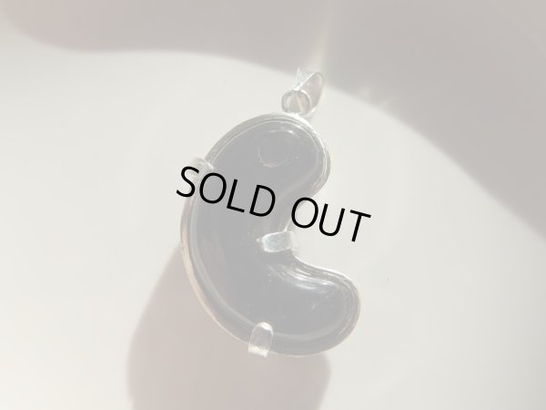 画像17: 当店　オリジナル加工　天然モリオン勾玉　純銀と本革ネックレス　