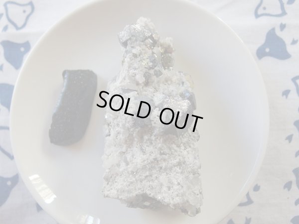 画像9: ヘマタイト　パイライト　クォーツ共生型　クラスター　＋スペキュライト　set