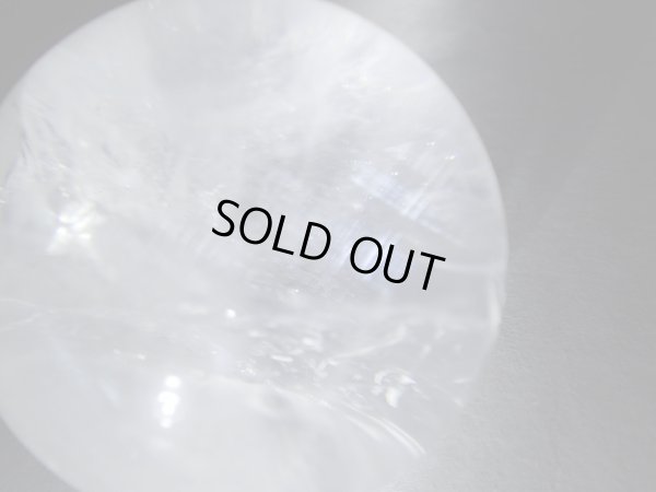 画像14: クレパスキュラークォーツ　（エンジェルラダークォーツ）　スフィア　55ミリ玉　遊色入り　天使と女神の共演水晶