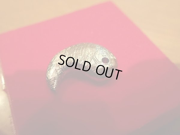 画像20: 匠のギベオン勾玉　至高の純銀オリジナルペンダント　Ｐｒｅｍｉｕｍ