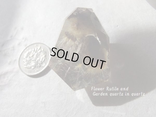 画像11: ＰＲＥＭＩＵＭ　ＯＦ　ＢＥＳＴ　王のフラワールチル乱舞と希少ガーデン水晶結晶の貫入入り　水晶磨き石