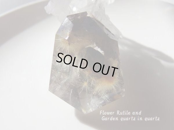 画像5: ＰＲＥＭＩＵＭ　ＯＦ　ＢＥＳＴ　王のフラワールチル乱舞と希少ガーデン水晶結晶の貫入入り　水晶磨き石