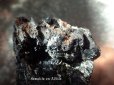画像9: 特撰希少　鏡面と板状結晶の塊のヘマタイト結晶と煌めきルチルの滝　ヒマラヤ水晶さざれ石黒座布団付き　