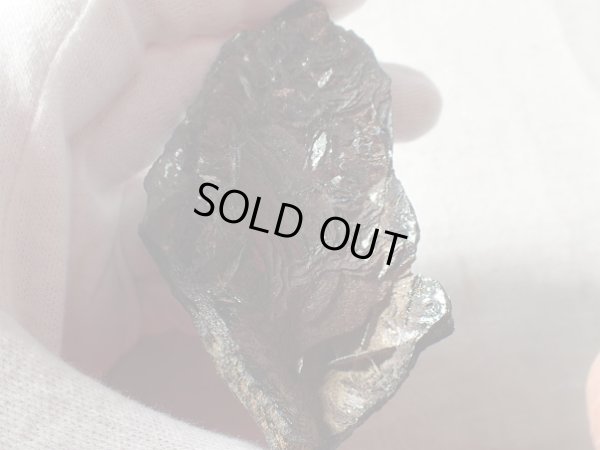 画像20: 特撰希少　ザ　アート　「アイアンローズ　with 太陽ルチル　」　ヒマラヤ水晶黒座布団付　超特価