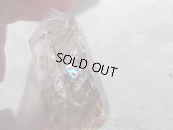 画像9: 特選　天然クラックバキバキのレインボーアイリスクォーツ磨き石　スモーキー入り　