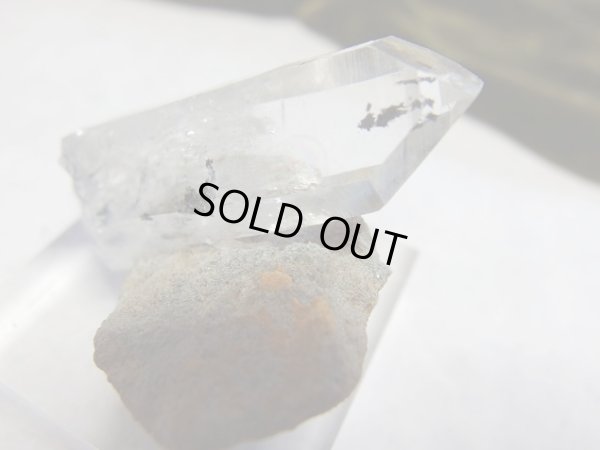 画像4: 特選美　　希少　四川産母岩付き水晶結晶　遊色入り