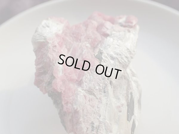 画像13: 特選　ロードナイト薔薇輝石　母岩付結晶原石　栃木県産ロードナイト付　超特価