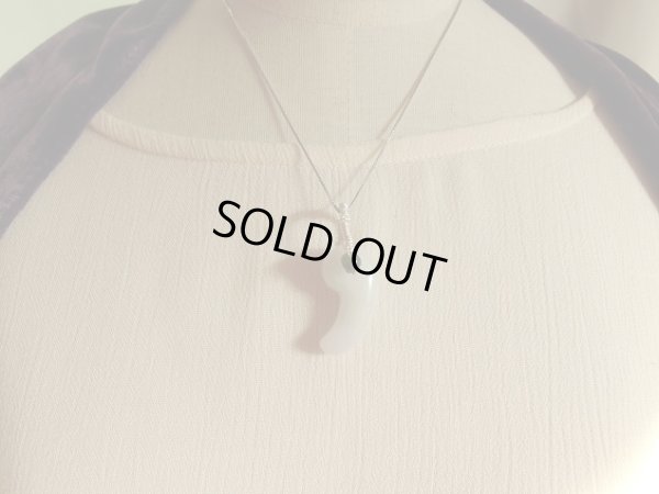 画像4: 翡翠勾玉とモルダバイト　