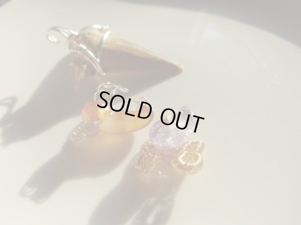 画像12: 勾玉エンジェルとバタフライとサメ牙と琥珀のネックレス　