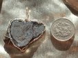 画像4: ルチルオンヘマタイト結晶原石　オリジナル　アーティスティックワイヤー　ペンダントトップ　パイライト　ヘマタイト共生結晶原石付