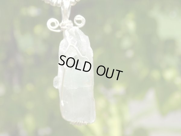 画像2: グリーンファントム天然結晶　アーティスティックワイヤ　ペンダントトップ　