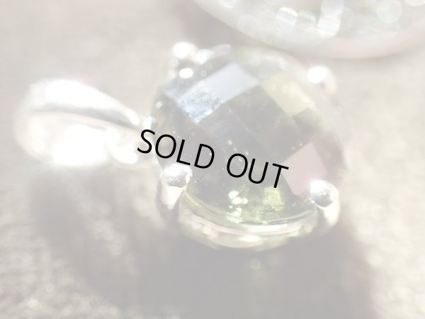 画像16: モルダバイトのペンダント＆ピアスのスペシャルセット　特価　