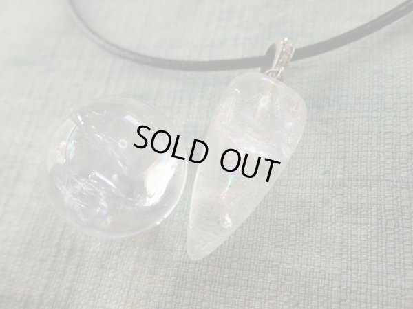 画像3: ヒマラヤ産水晶虹色レインボーの本革ネックレスとレインボー水晶のセット