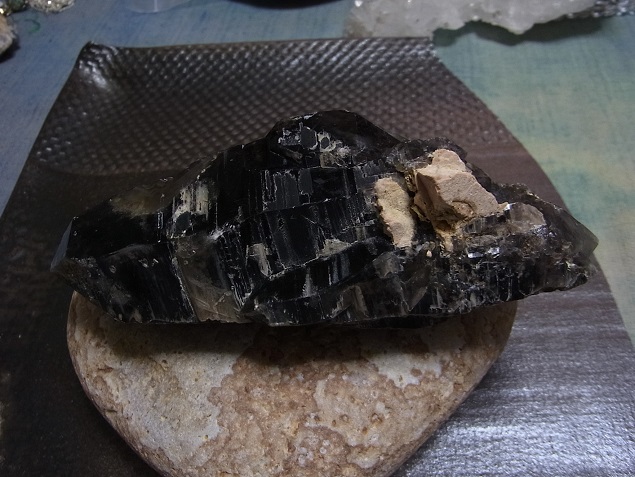 画像: 内モンゴル産　　モリオン原石単結晶　4