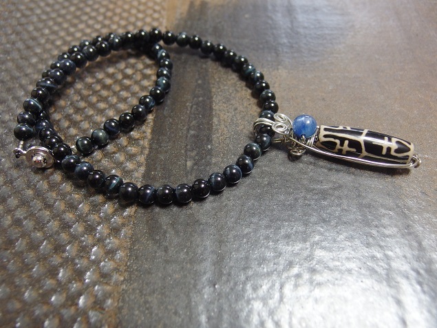 画像1: 藍晶石＆宝瓶天珠と青虎眼石のオリジナルネックレス　特価